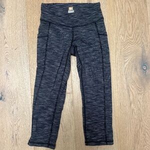 Lucy capri leggings XS